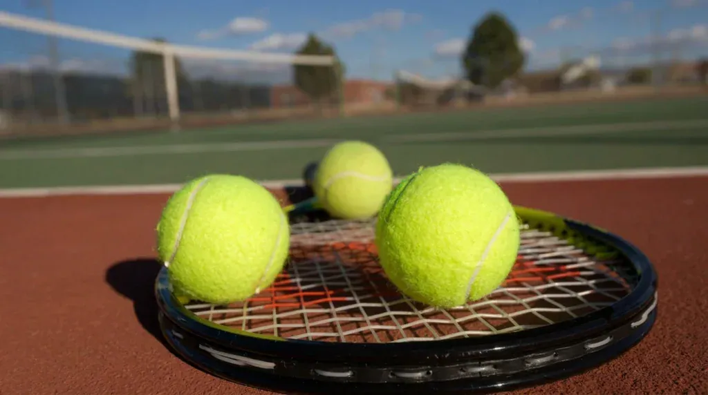 Drukhoudende tennisballen